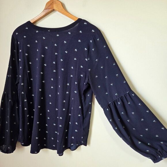 EUC LOFT DITSY FLORAL SPLIT V NECK LONGSLEEVES TOP SIZE M - Picture 3 of 16